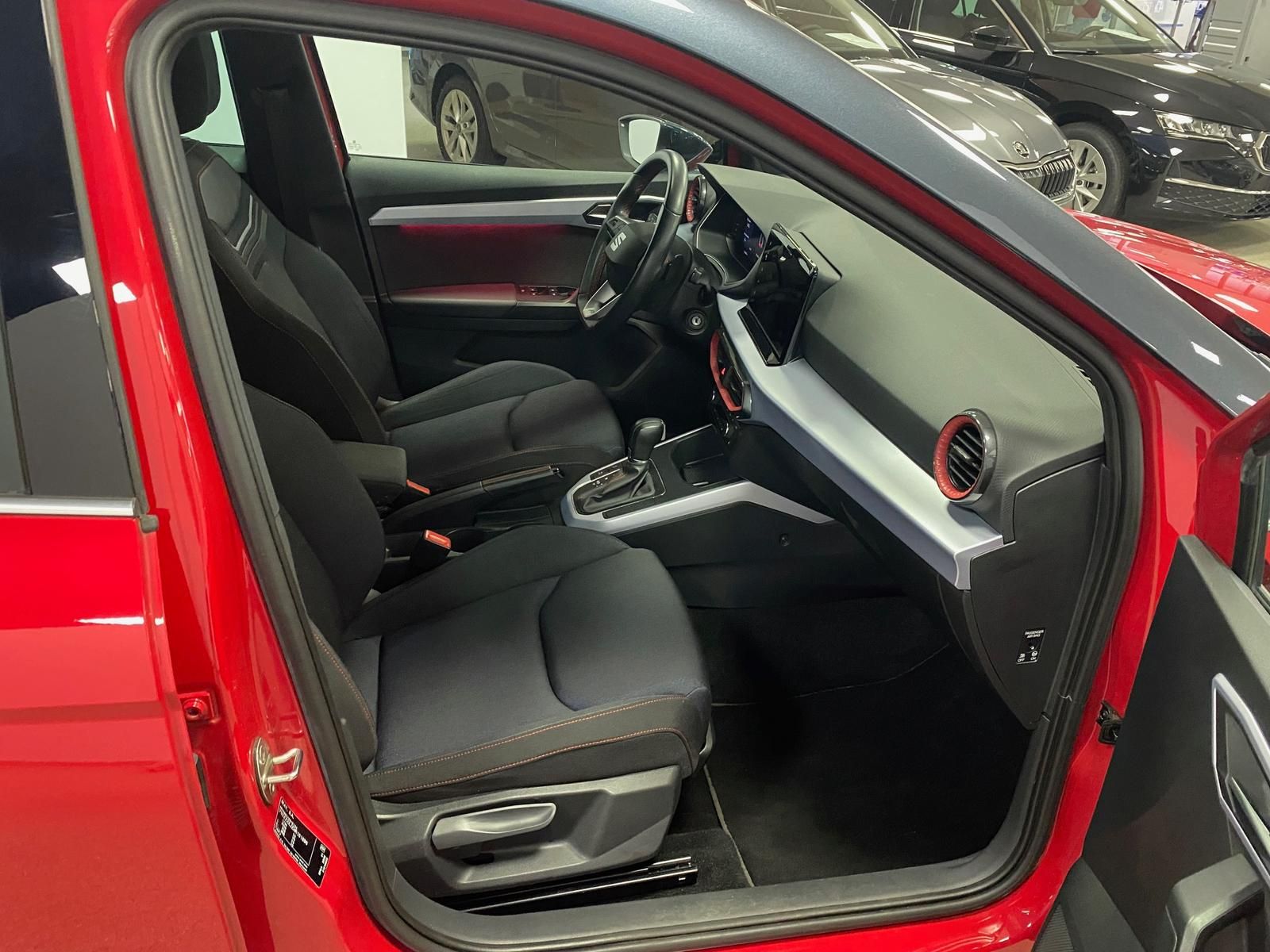 Fahrzeugabbildung SEAT Arona FR 1.5 TSI DSG+APP+NAVI+ACC+LED+PDC+17"+++