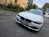 BMW F30 320D - BMW 320: F30
