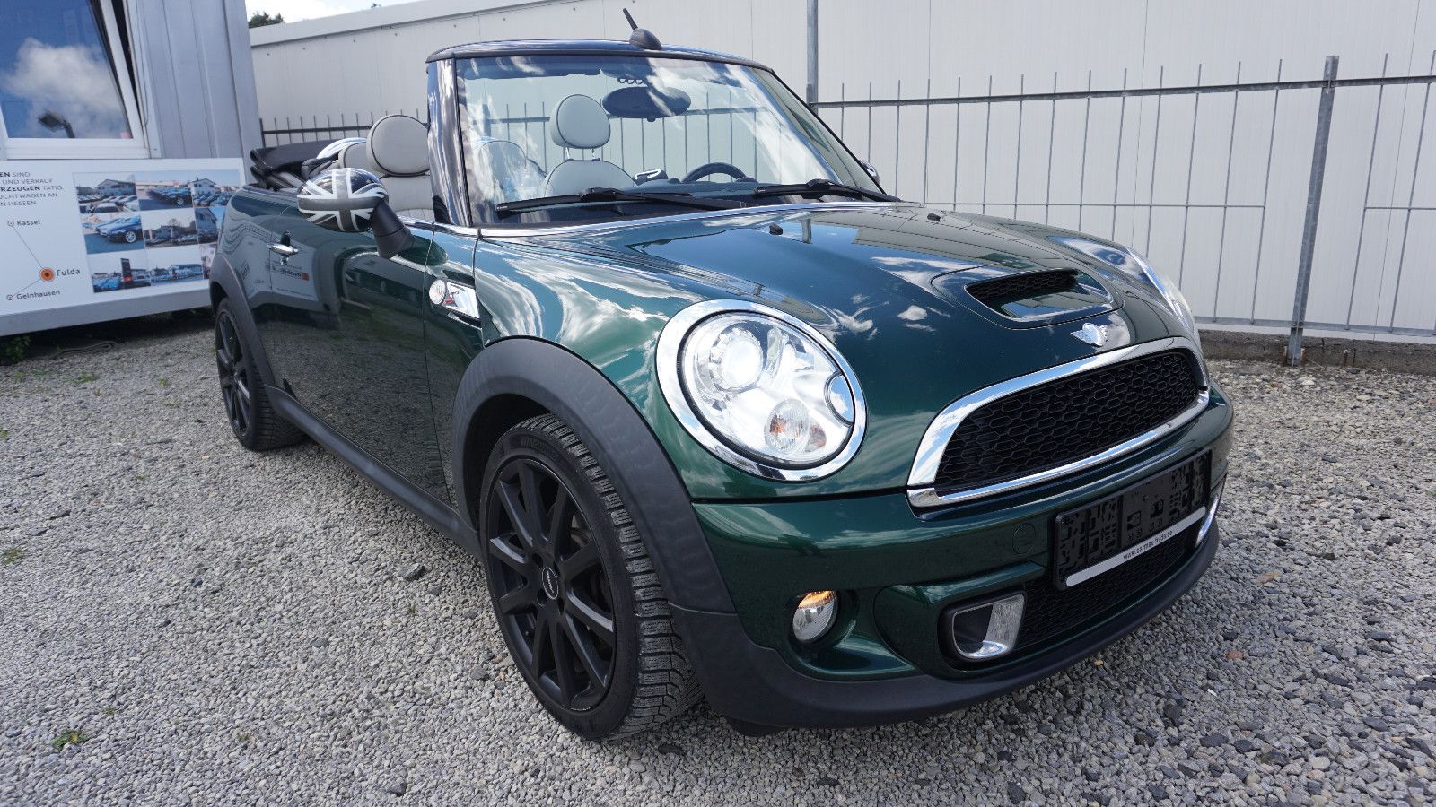 Fahrzeugabbildung MINI COOPER S Cabrio 1.6 Ltr, Bi-Xenon,Navi,Leder,+WR
