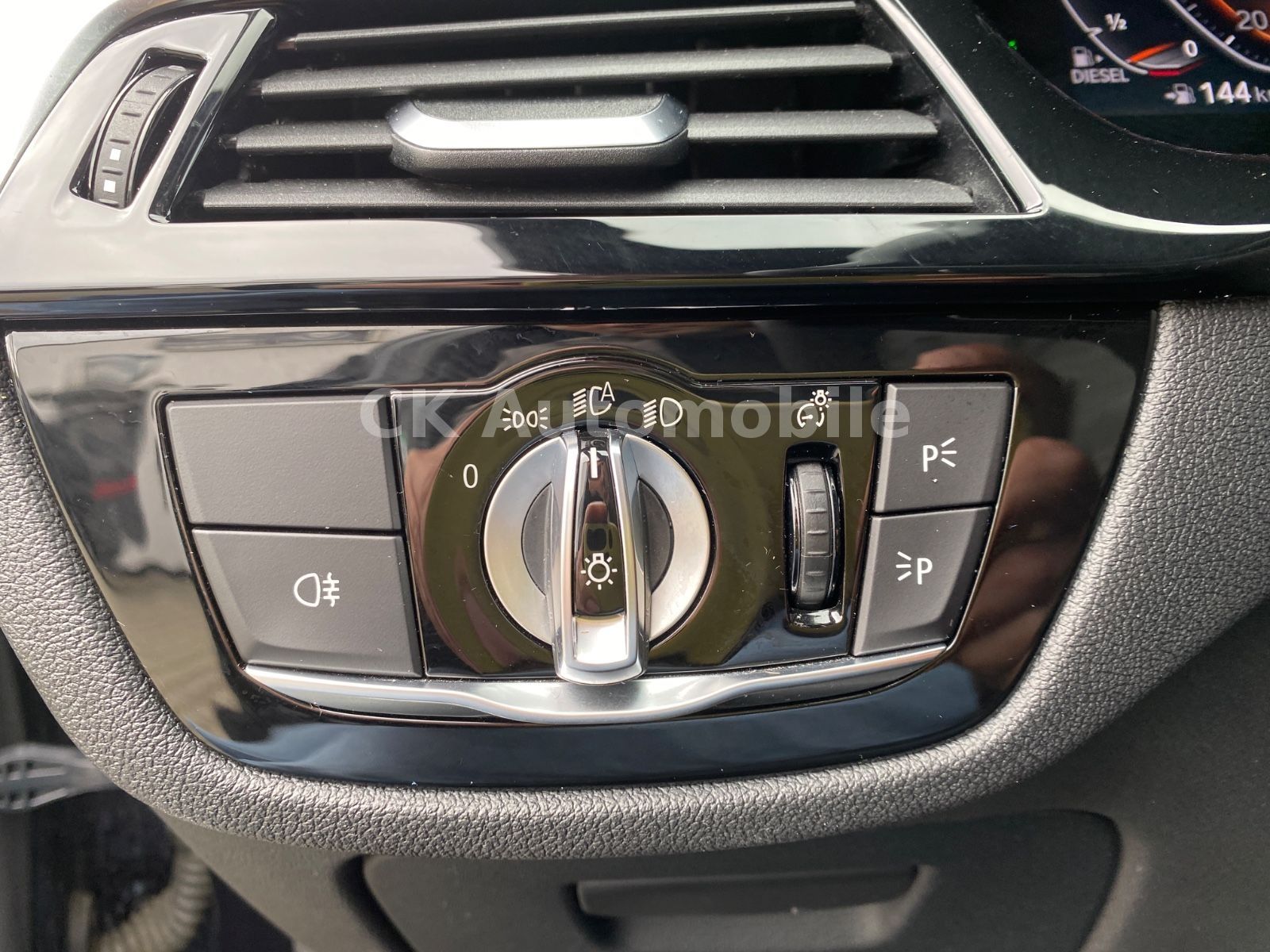 Fahrzeugabbildung BMW 520d Lim. M-Sport/Facelift/Shadow-Line/LED/Kam