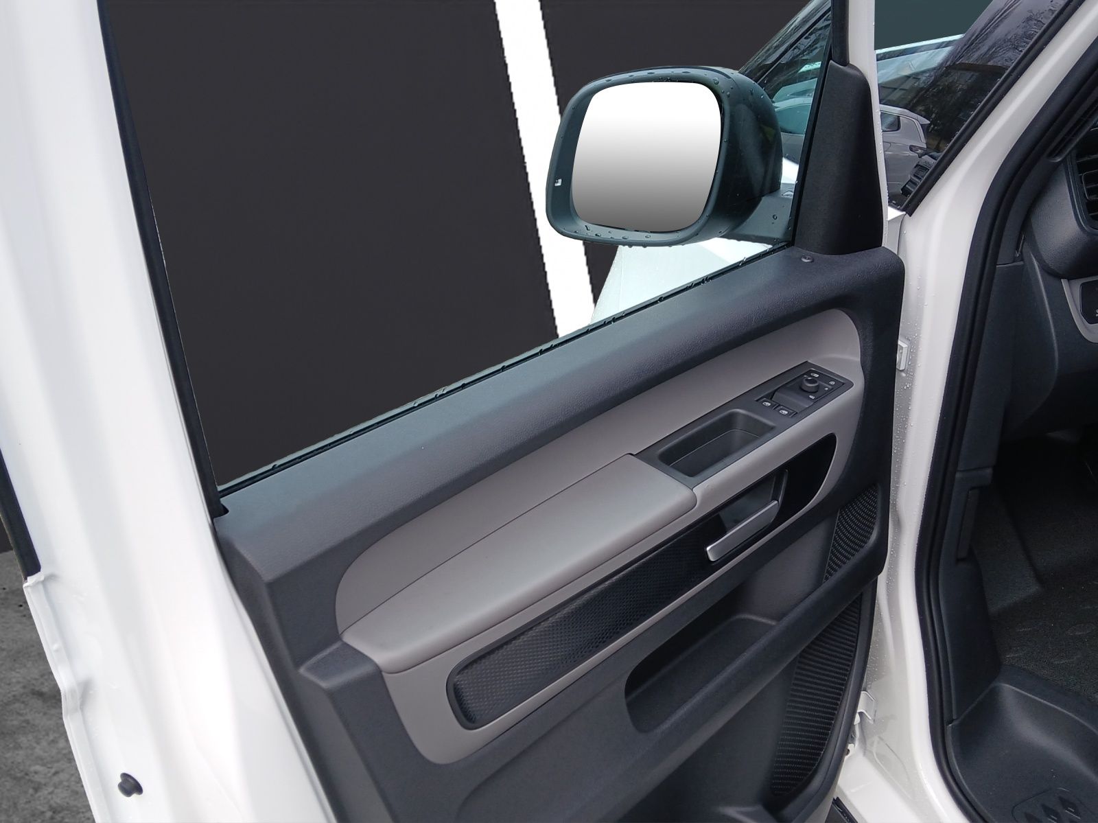 Fahrzeugabbildung Volkswagen ID.Buzz Cargo 210 kW AHK IQ.LIGHT KLIMA RFK SITZ