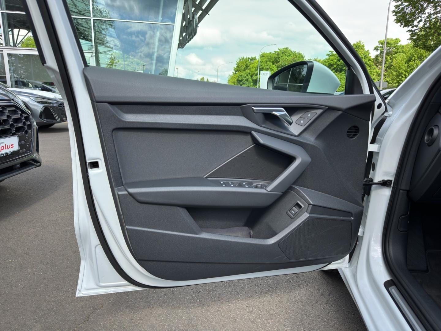 Fahrzeugabbildung Audi A3 Sportback Advanced 30 TFSI LED Business Assis