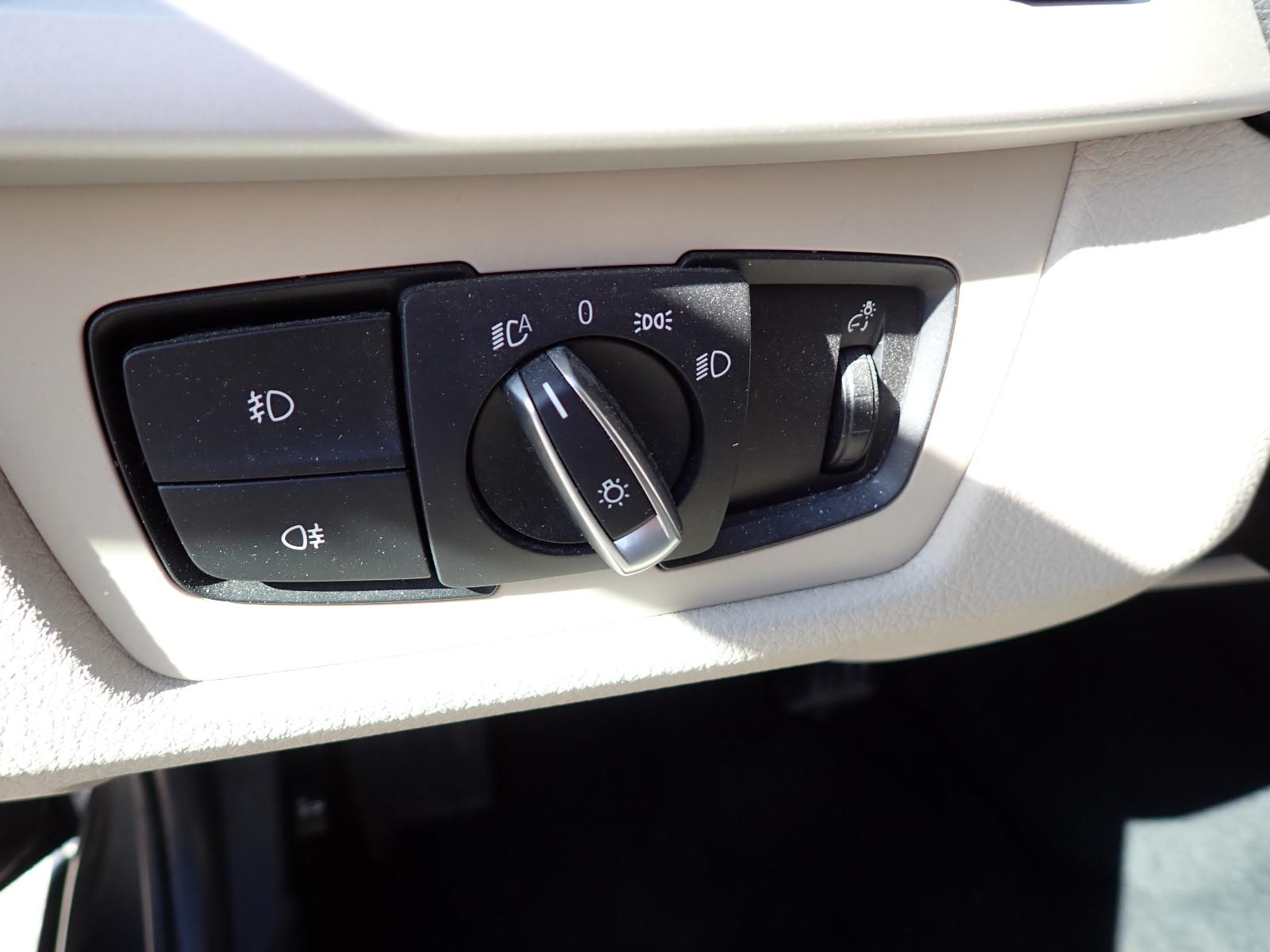 BMW 330i xDrive Advantage LED Leder Memory 1. Hand