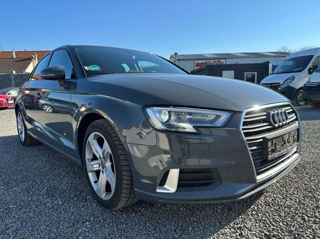 Audi A3 sport  Alcantara Sportsitze  Xenon  Ambiente