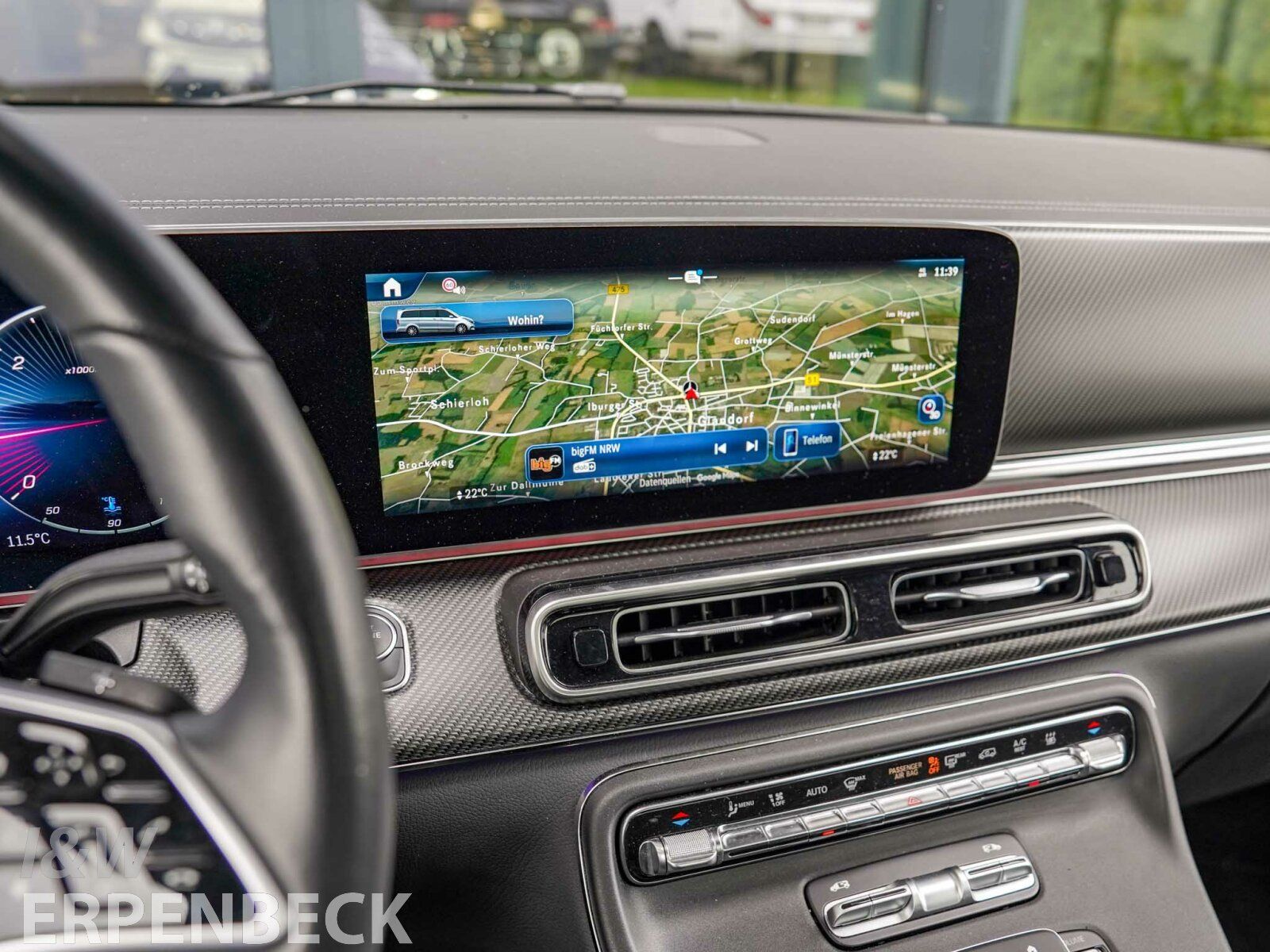 Fahrzeugabbildung Mercedes-Benz V 300 d AVANTGARDE L AMG AHK Distronic Airmatic