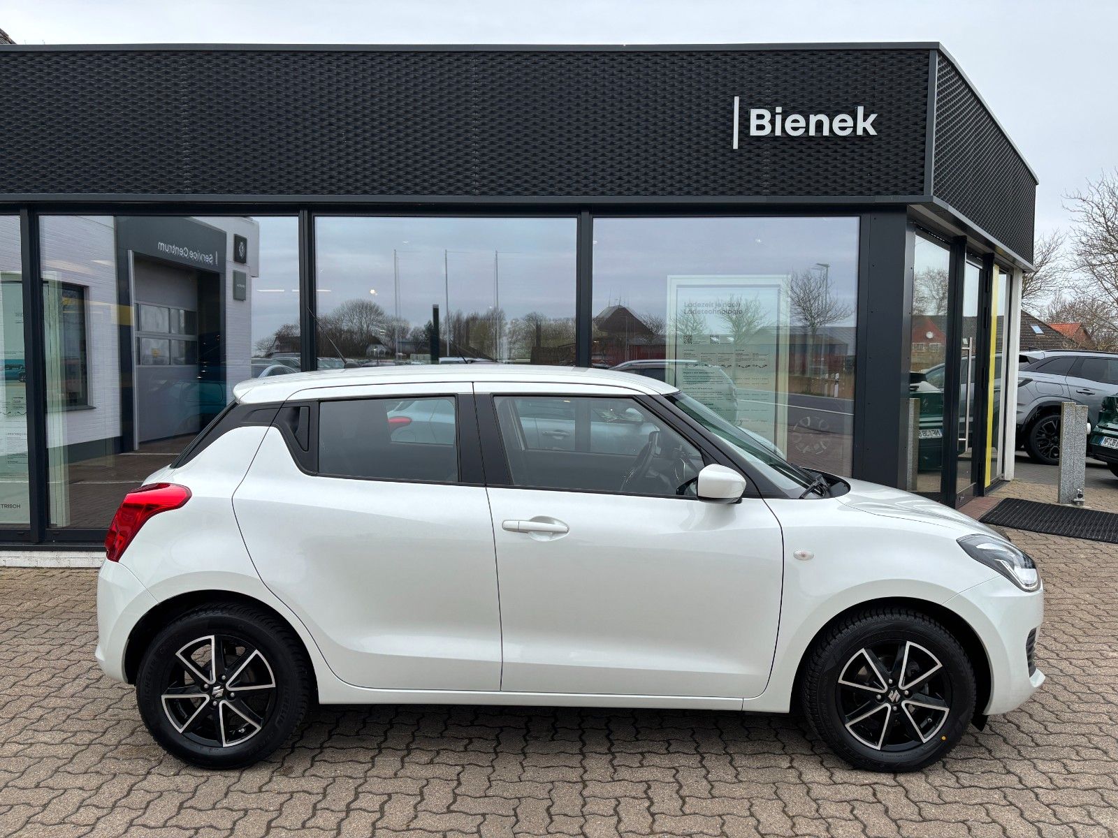 SUZUKI Swift
