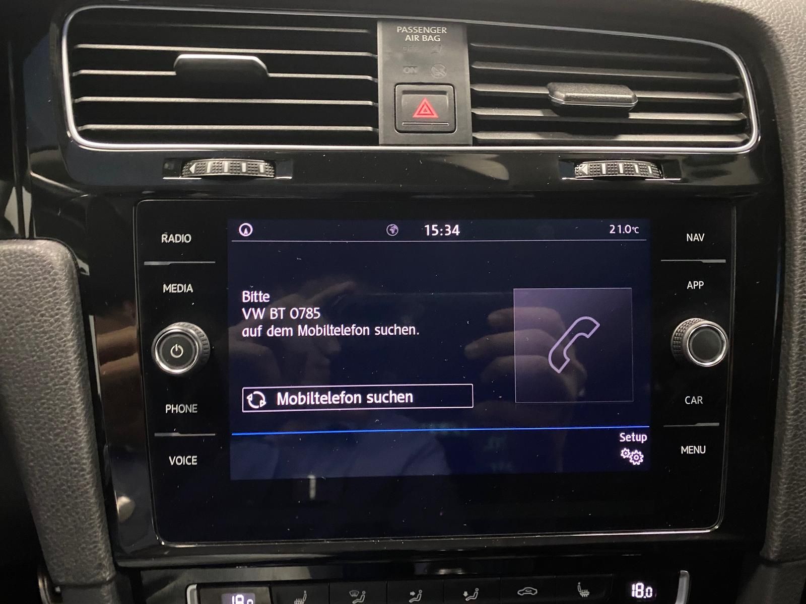 Fahrzeugabbildung Volkswagen Golf 1.0 TSI Join+ALLWETTER+KLIMA+SITZHEIZ+NAVI+