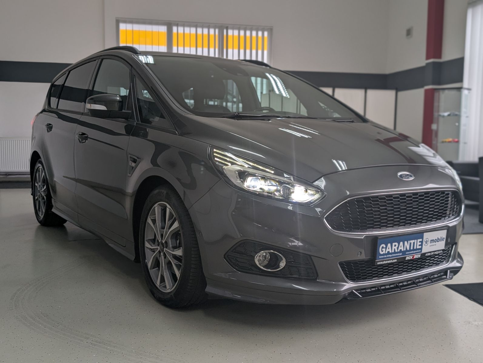 Fahrzeugabbildung Ford S-MAX 2.0 ST-Line ACC LED KAM StHZ SHZ MEMO