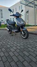 Keeway Erst 4.000 km gelaufen TOP Zustand  - KEEWAY MOTORRAD