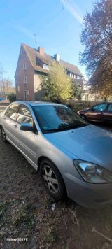 Mitsubishi Lancer Automatik mit wenig km - Mitsubishi Outlander aus 2004