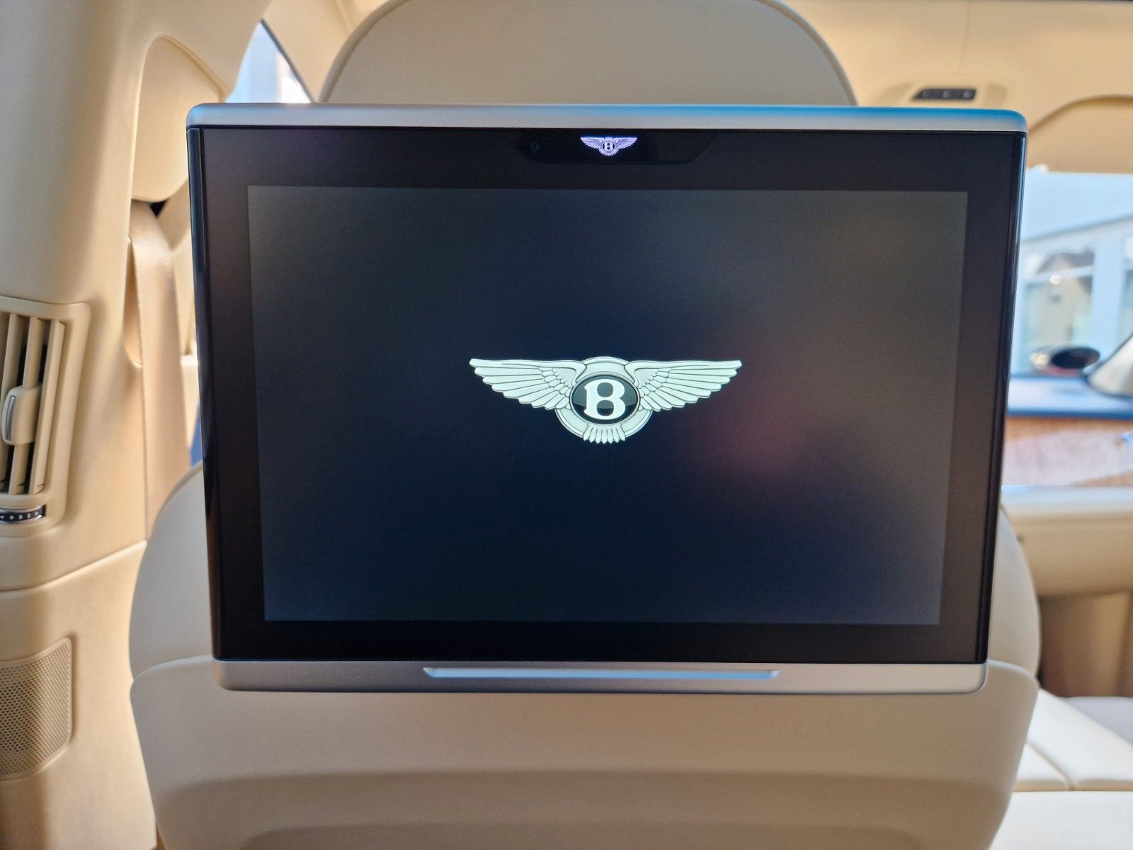 Fahrzeugabbildung Bentley Bentayga V8 Diesel*Massage*AHK*Schiebedach*VOLL