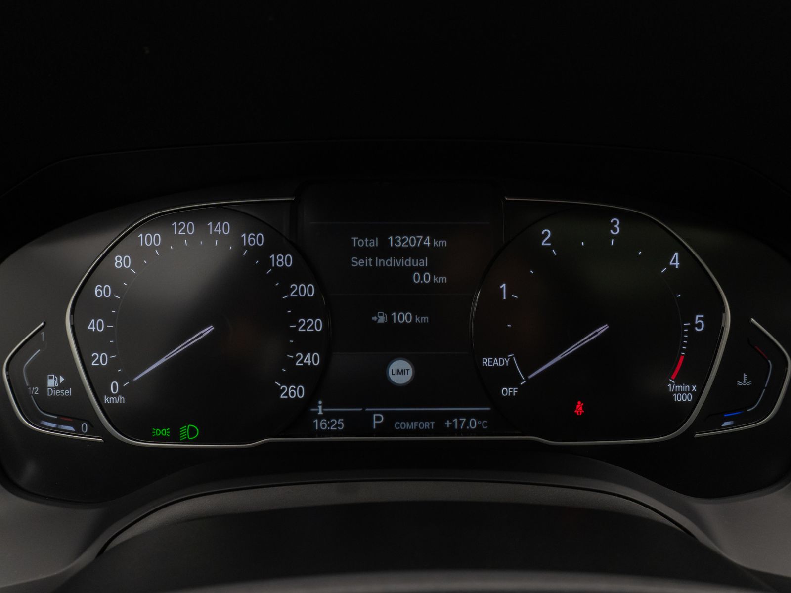 Fahrzeugabbildung BMW 320d Panorama DAB PDC Sitzhzg Geschwindigkeitsre