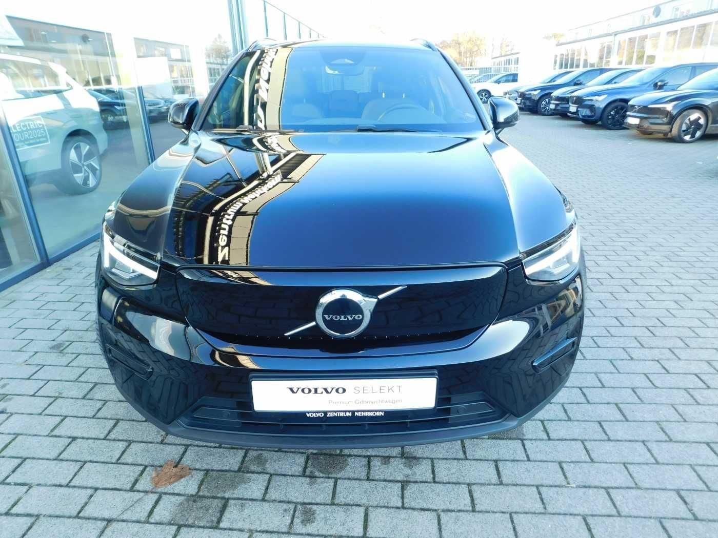Fahrzeugabbildung Volvo XC40 Recharge 78 kWh Twin Motor Plus