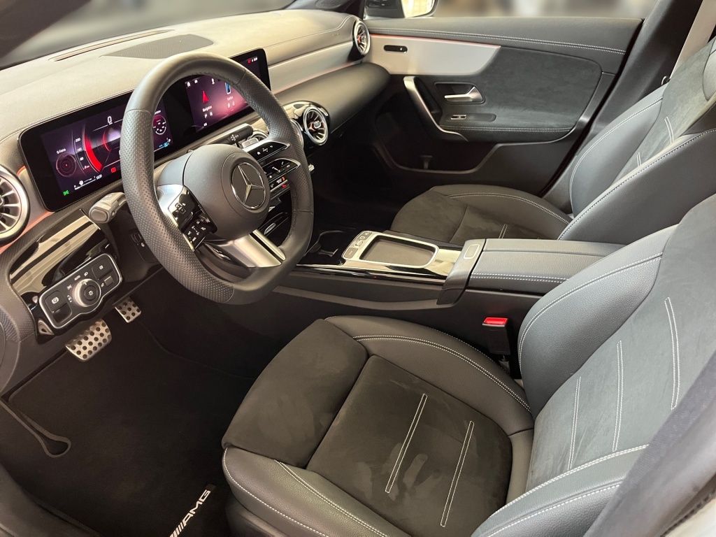 Fahrzeugabbildung Mercedes-Benz CLA 180 Coupé AMG Night Distronic+ Pano LED 360°