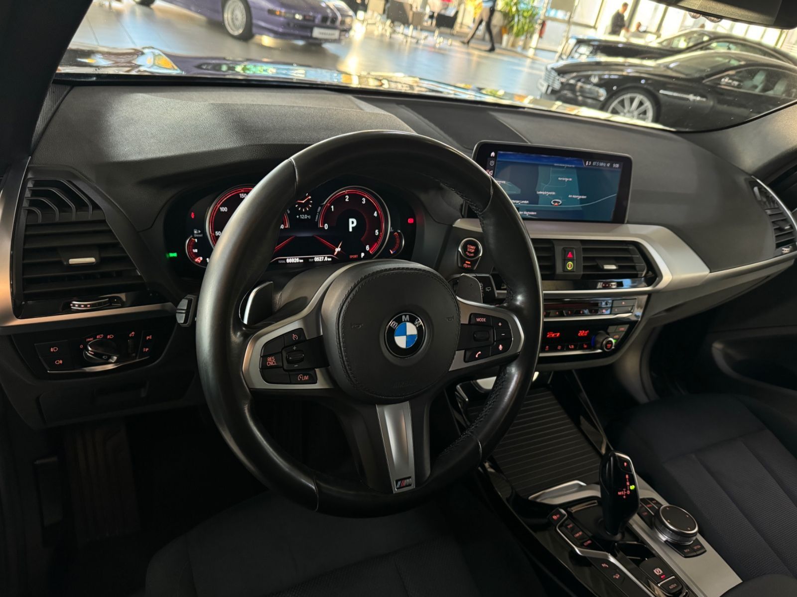 Fahrzeugabbildung BMW X3 xD30d Kamera HiFi Alarm LED MSport Individual