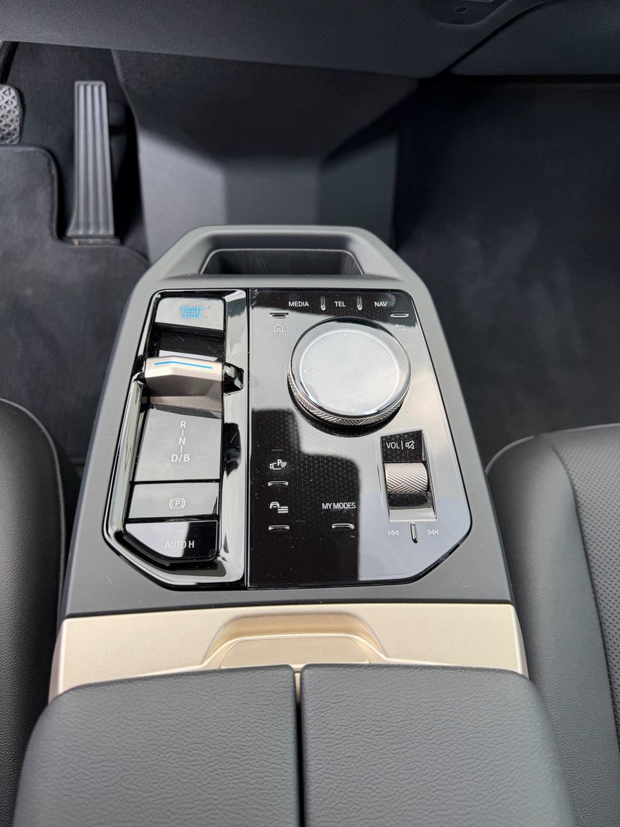 BMW iX - Bild 15