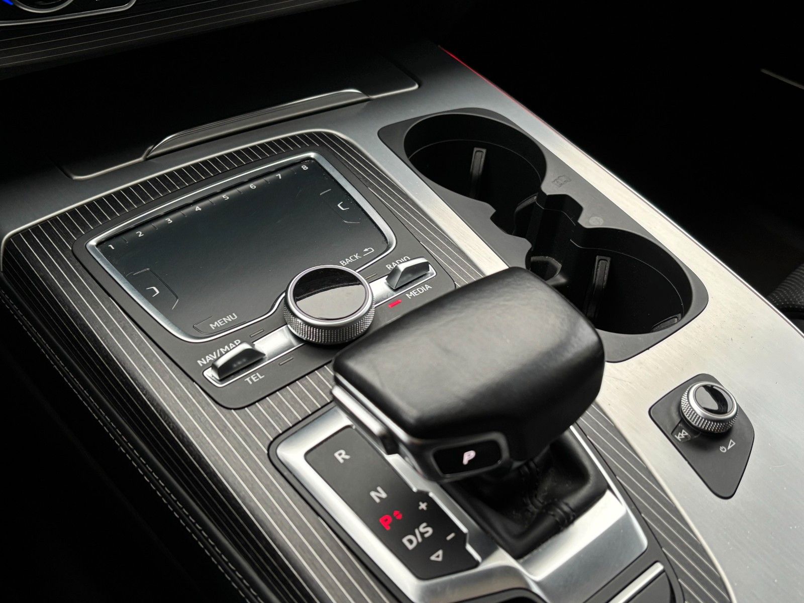 Fahrzeugabbildung Audi Q7 3.0 TDI E-tron *S-Line*B&O-3D*Pano*HUD*360°