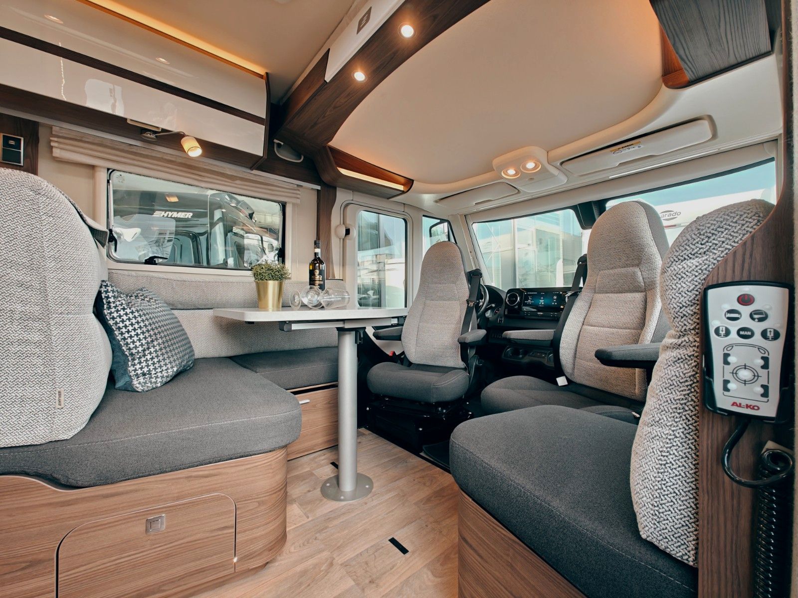 Fahrzeugabbildung HYMER / ERIBA / HYMERCAR B-KLASSE ML I 780 MASTERLINE - AUS ERSTBESITZ