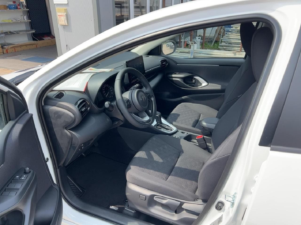 Fahrzeugabbildung Toyota Yaris 1,5 Hybrid Business Edition