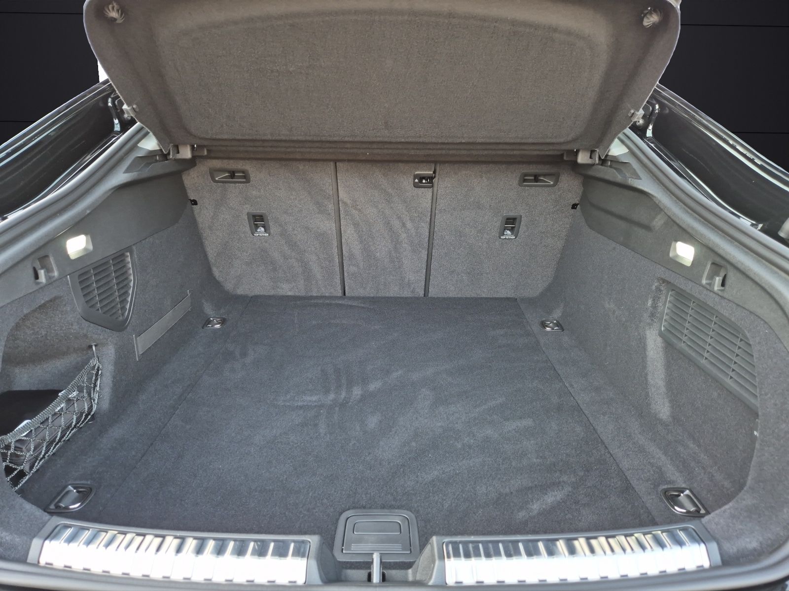 Fahrzeugabbildung Audi A5 TFSI S-tronic Matrix Navi AVC ACC RFK SH