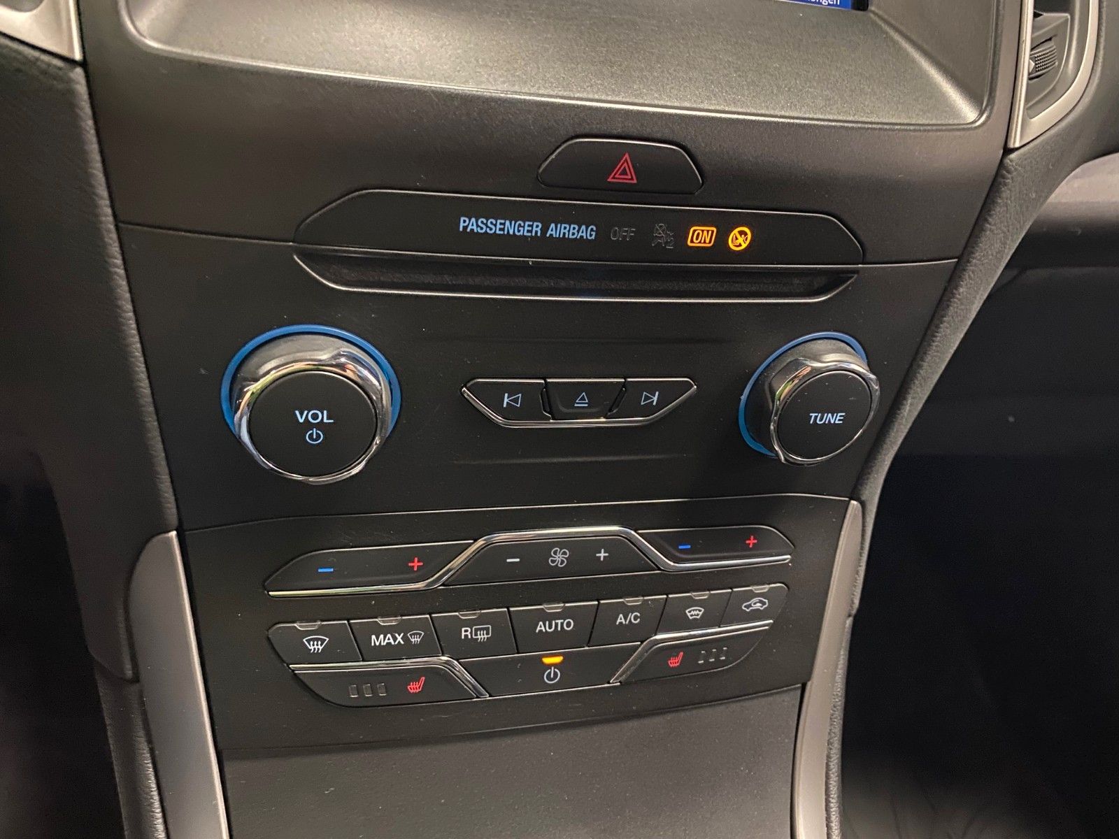 Fahrzeugabbildung Ford S-Max 2.0 TDCI EcoBlue Edition+NAVI+AHK+KAMERA++