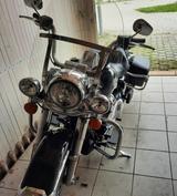 Harley-Davidson Road-King mit Jekill & Hyde Auspuffanlage - Angebote