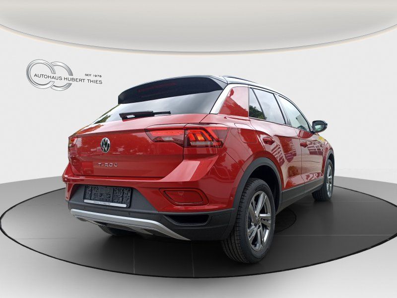 Fahrzeugabbildung Volkswagen T-Roc 1.5 TSI DSG Life
