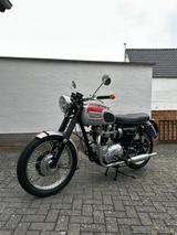Triumph Bonneville T120 Vollrestauration  - Triumph Motorräder in Bonn