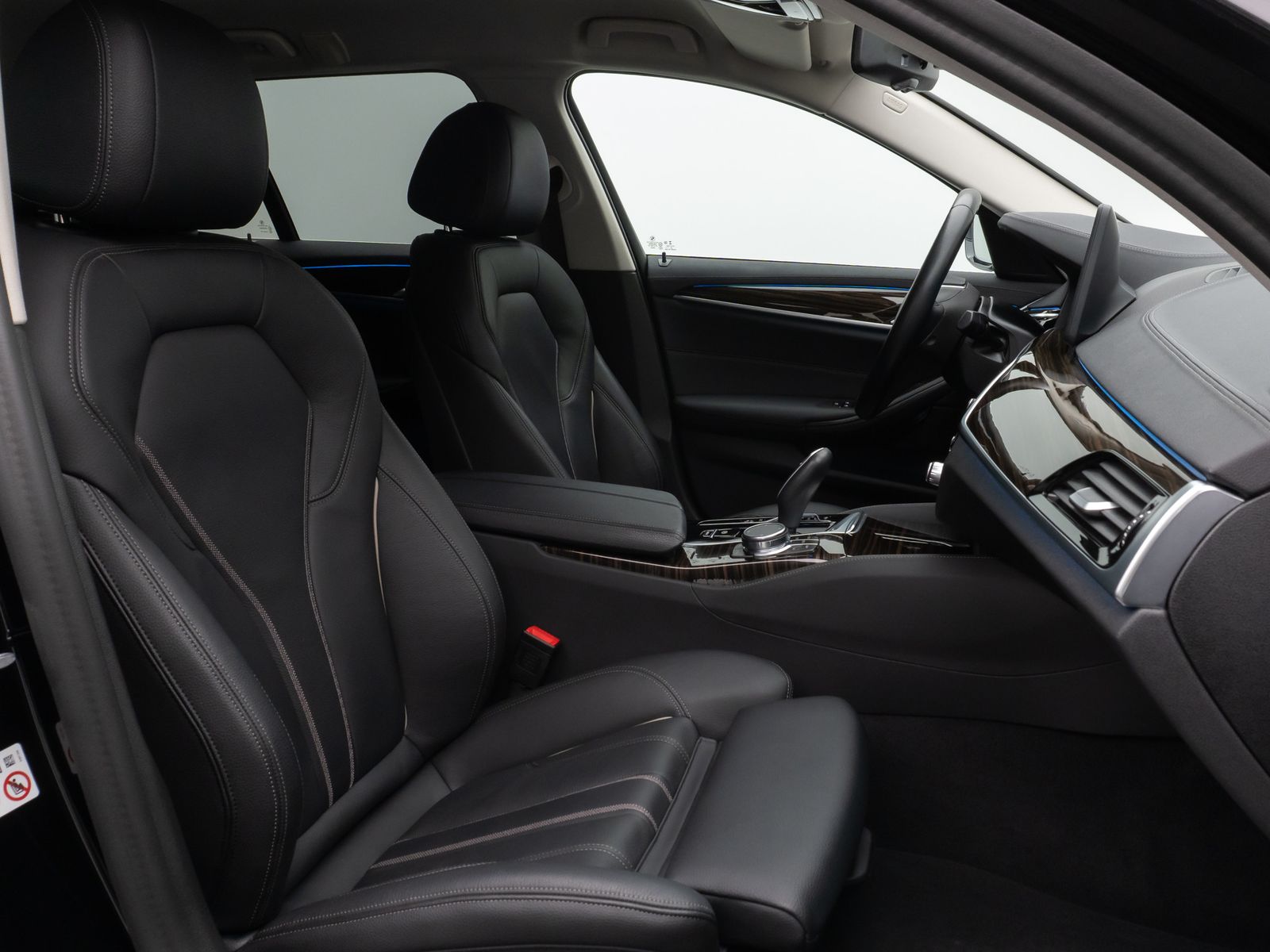 Fahrzeugabbildung BMW 530e xD Luxury Line Kamera HUD DAB HiFi Sport