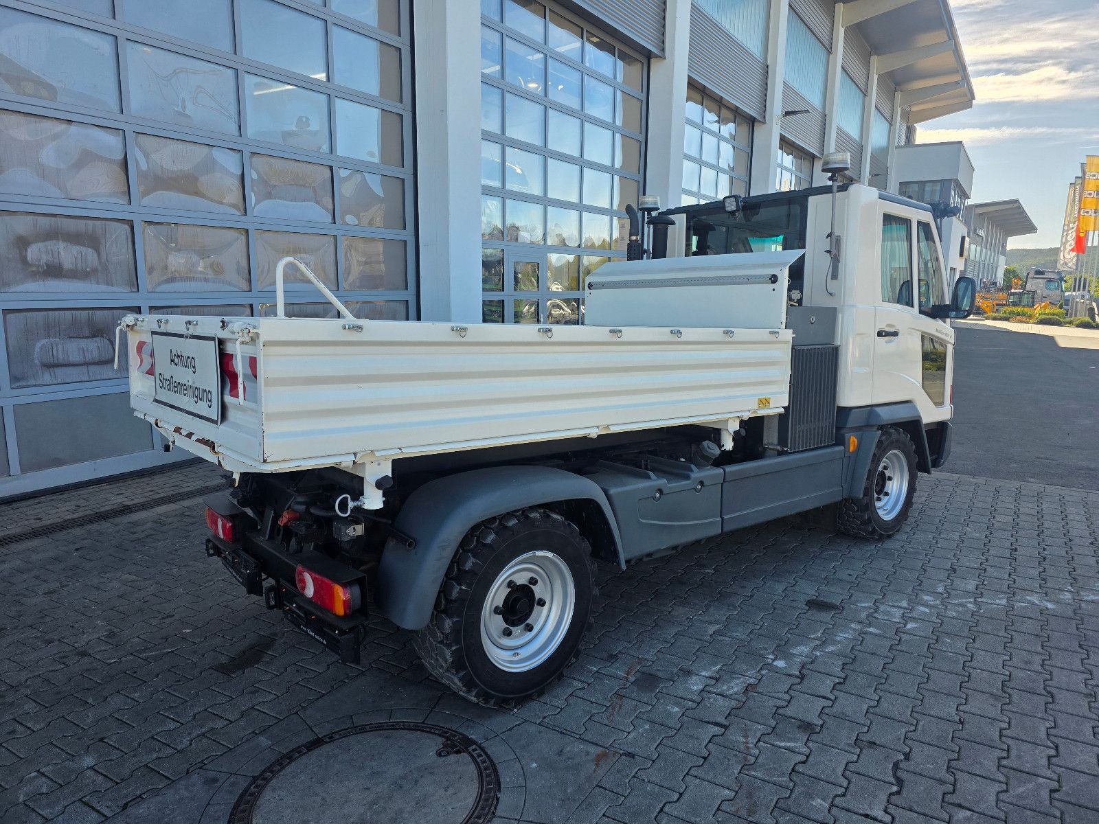 Fahrzeugabbildung Multicar M31 4x4 Allrad-Kipper, Hydraulik, Klima