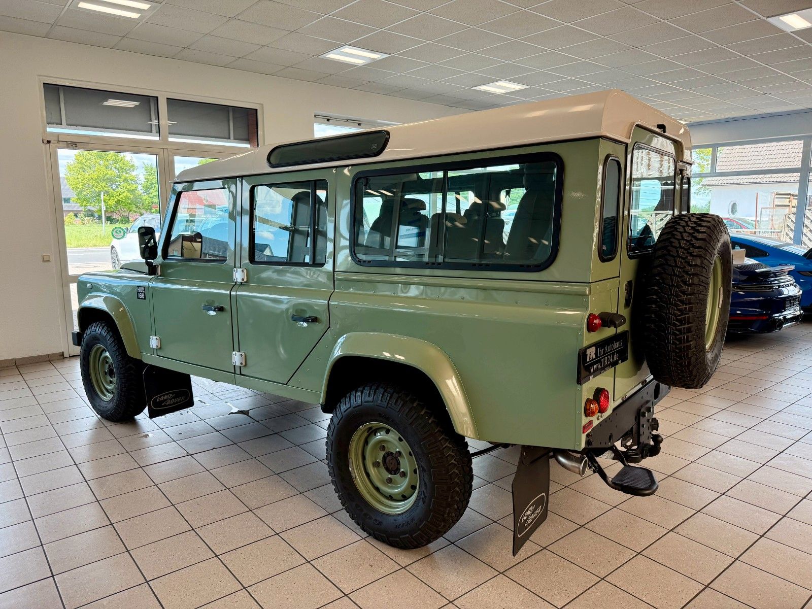 Fahrzeugabbildung Land Rover Defender 110 Heritage Station Wagon 7-Sitzer/AHK