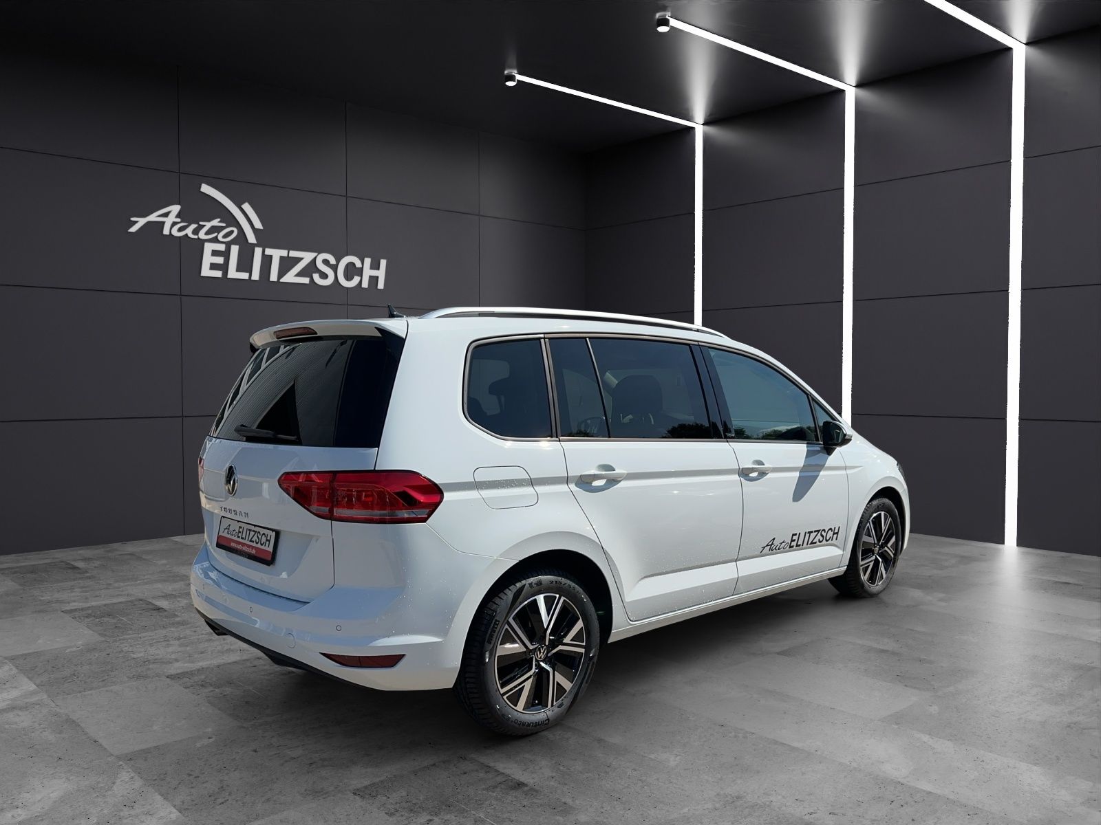 Fahrzeugabbildung Volkswagen Touran 2.0 TDI Move 7-Sitzer DSG Matrix ACC 17"
