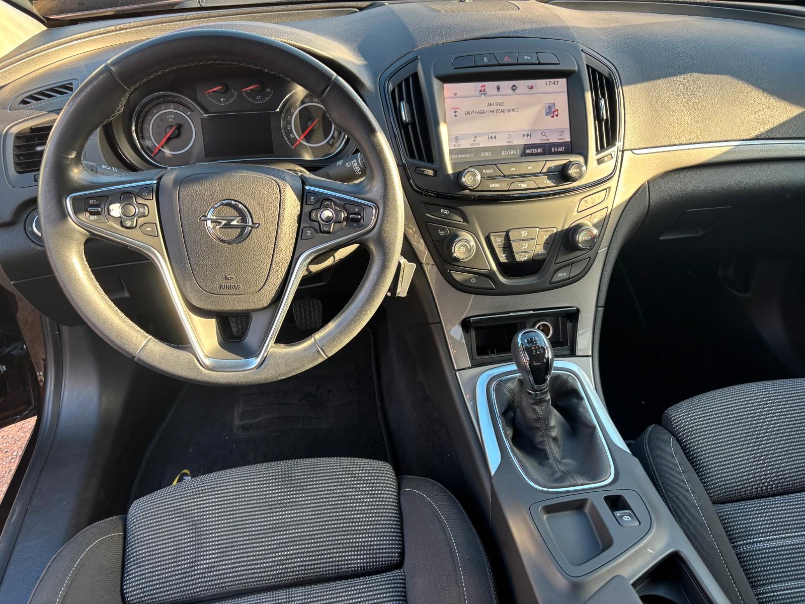 OPEL INSIGNIA 2.0 TURBO 250ch BVM Sièges chauffants Toit ouvrant Historique présent - 1ERE MAIN