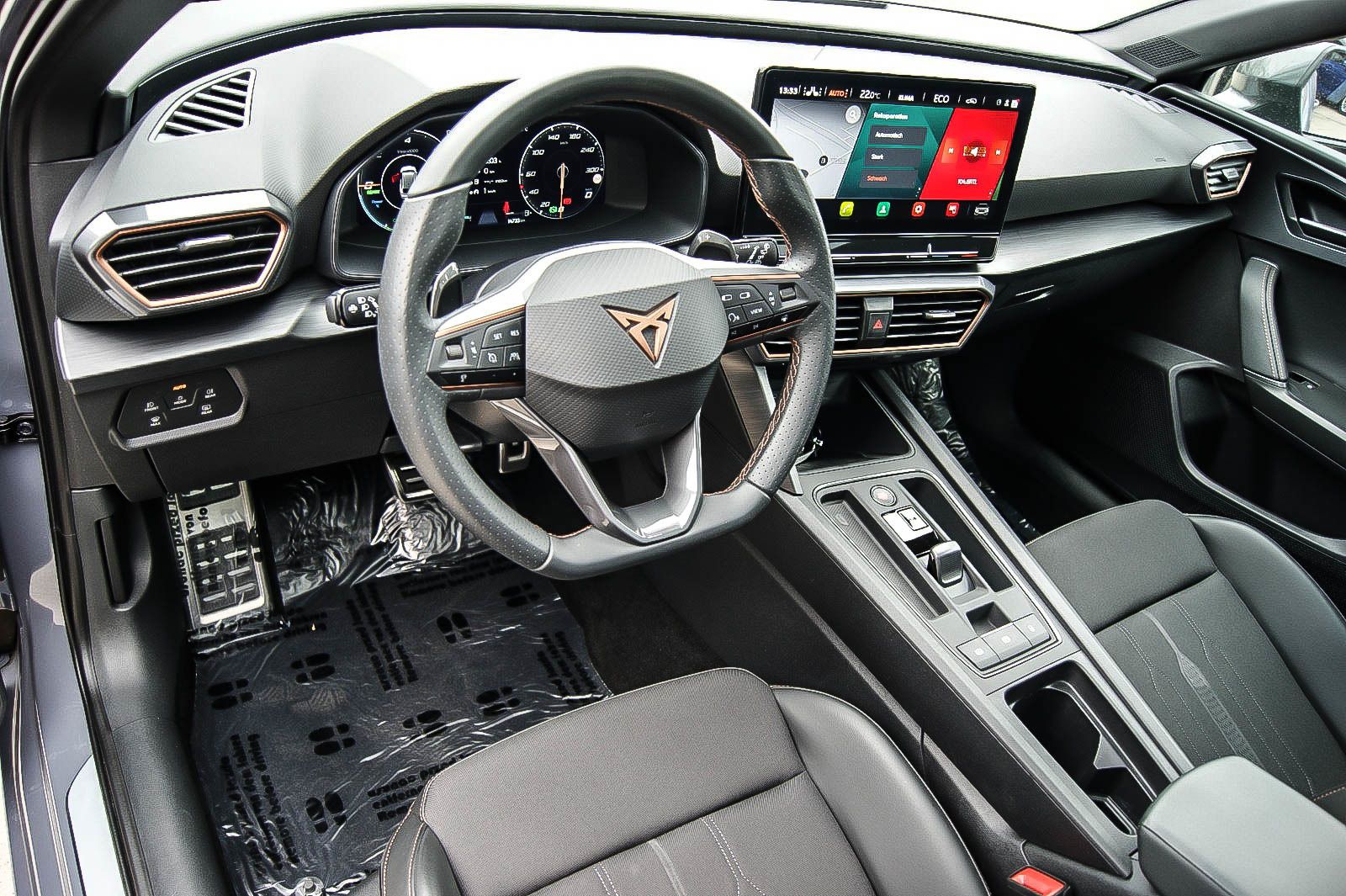 Fahrzeugabbildung CUPRA Leon Sportstourer e-Hybrid PANORAMA CARPLAY ACC