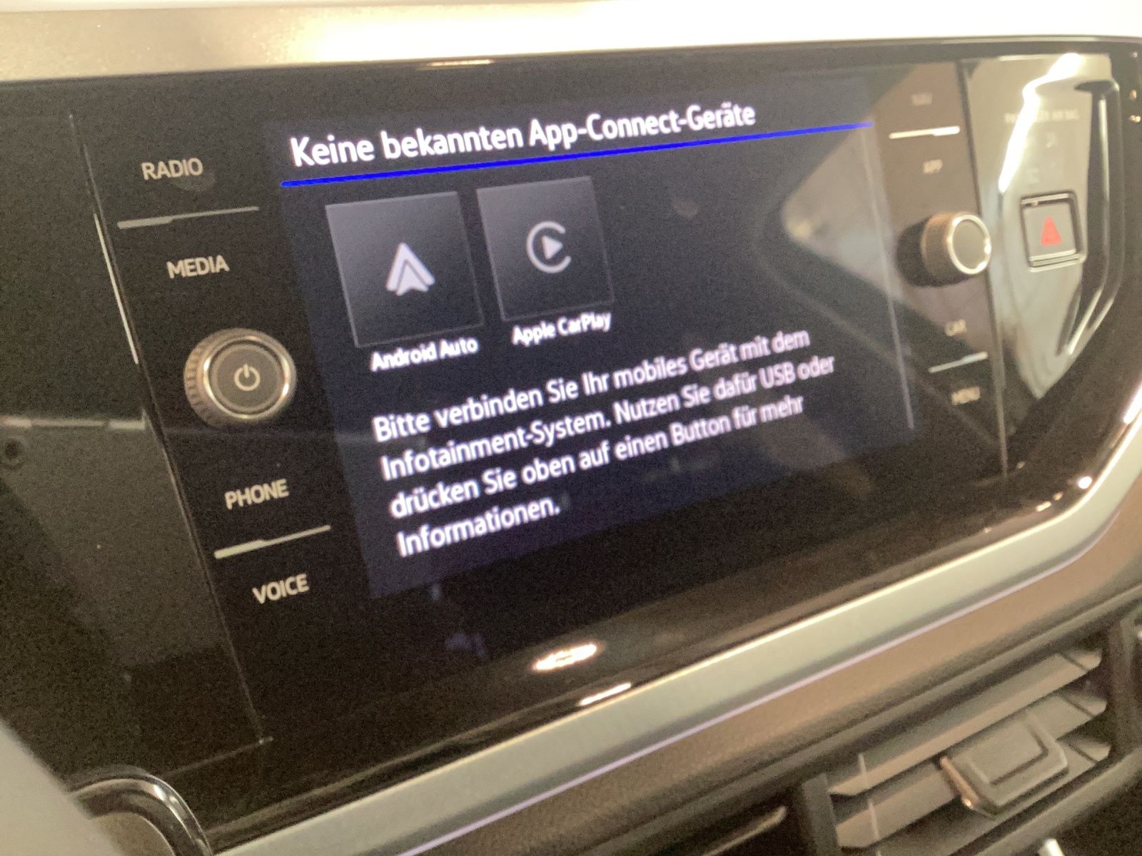 Fahrzeugabbildung Volkswagen Polo Energy TSI LED ACC SH RearView AppConnect A
