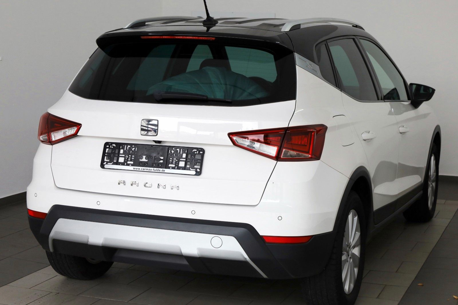 Fahrzeugabbildung SEAT Arona Xcellence Navi,SH,PDC,Kamera,SR+WR