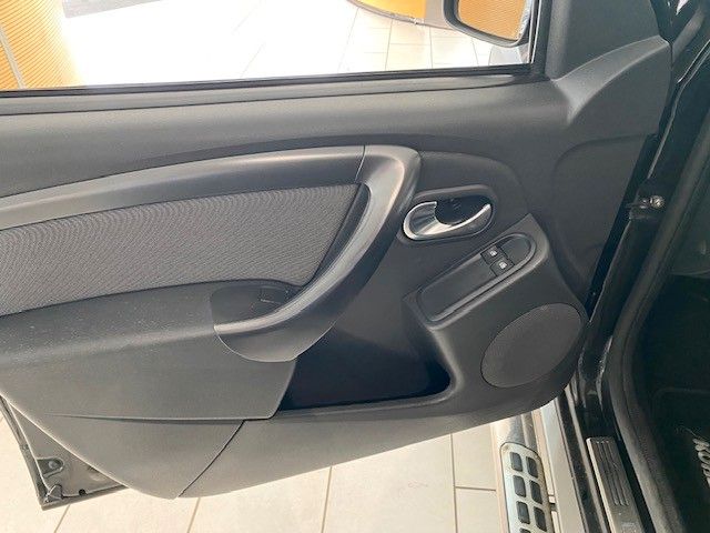 Fahrzeugabbildung Dacia Duster I Black Shadow 4x2 1.2 AHK/KAMERA/NAVI/SH
