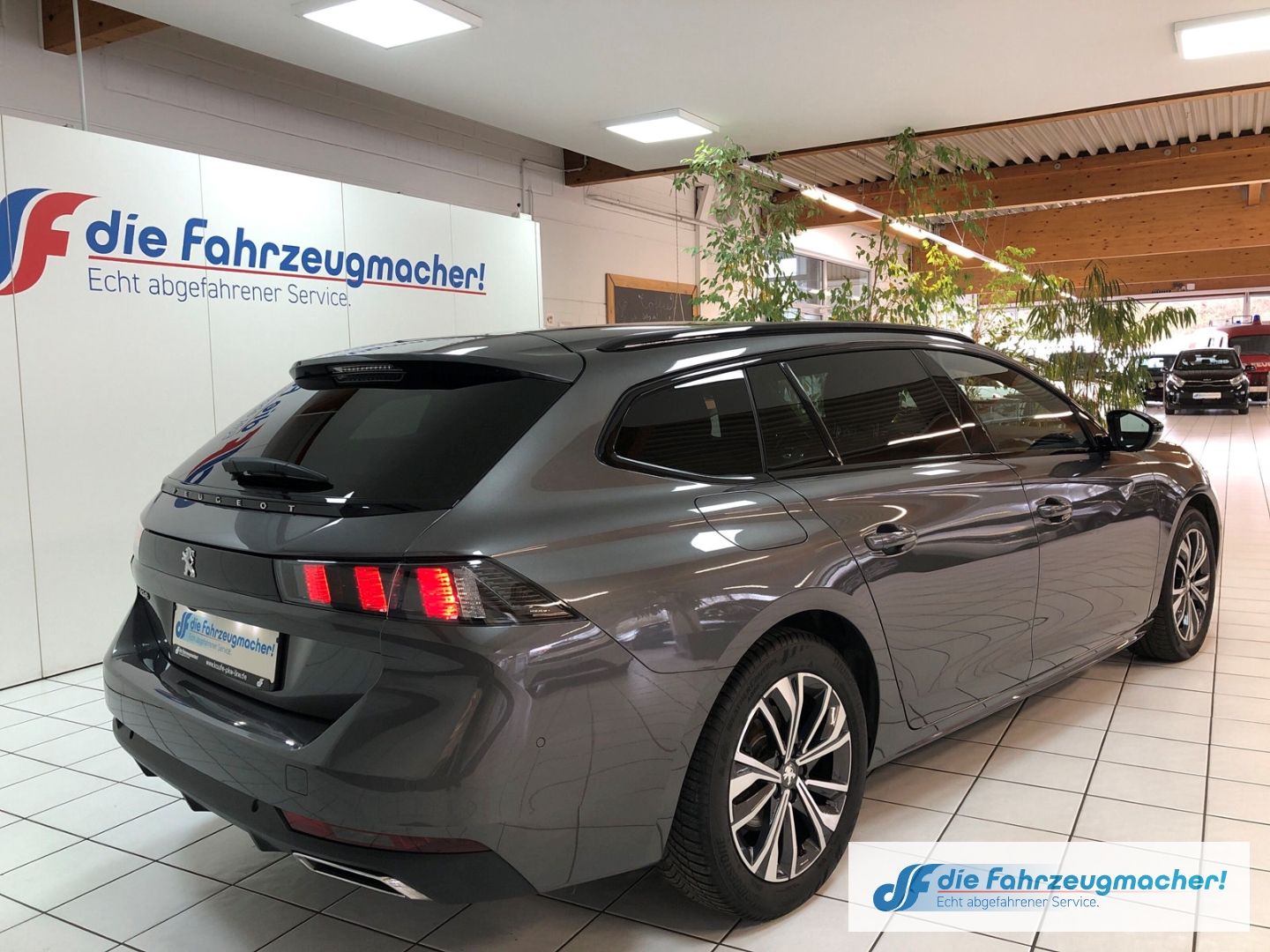 Fahrzeugabbildung Peugeot 508 SW Allure Pack 1.5 BlueHDi Navi ACC Apple Ca
