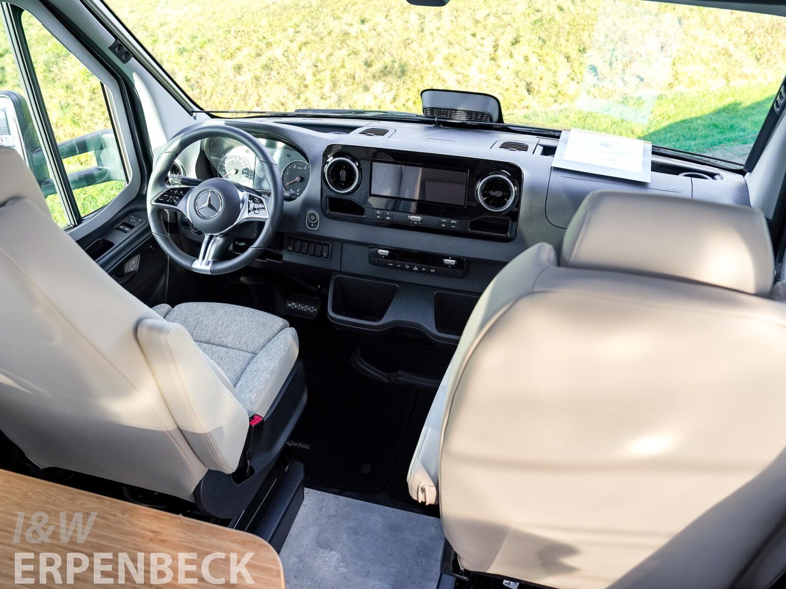 Fahrzeugabbildung HYMER / ERIBA / HYMERCAR Sprinter 417 CDI B-Klasse ML-T 580