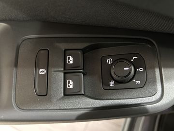 Ford Grand Tourneo Connect PHEV Titanium