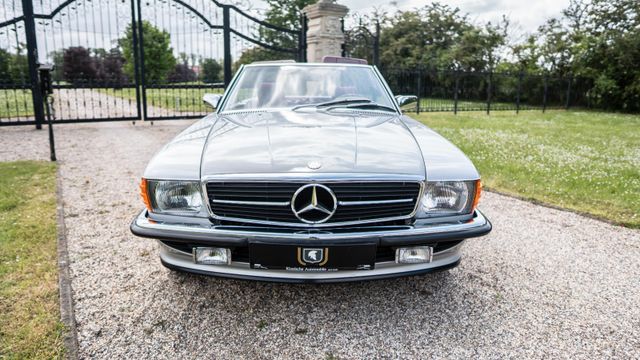 Fahrzeugabbildung Mercedes-Benz SL 300/Deutsch/2. Hand/Sammlerfahrzeug
