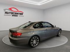 BMW 320 i Navi SHZ 19" Alus PDC Leder 