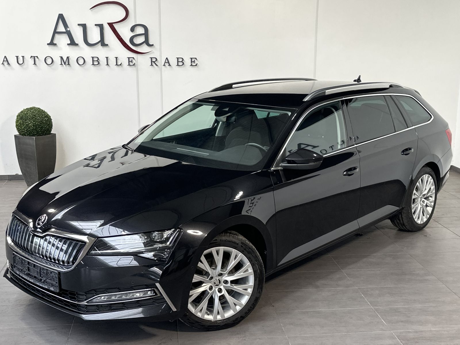 Fahrzeugabbildung SKODA Superb Combi 1.4 TSI iV Style DSG NAV+MATRIX+ACC