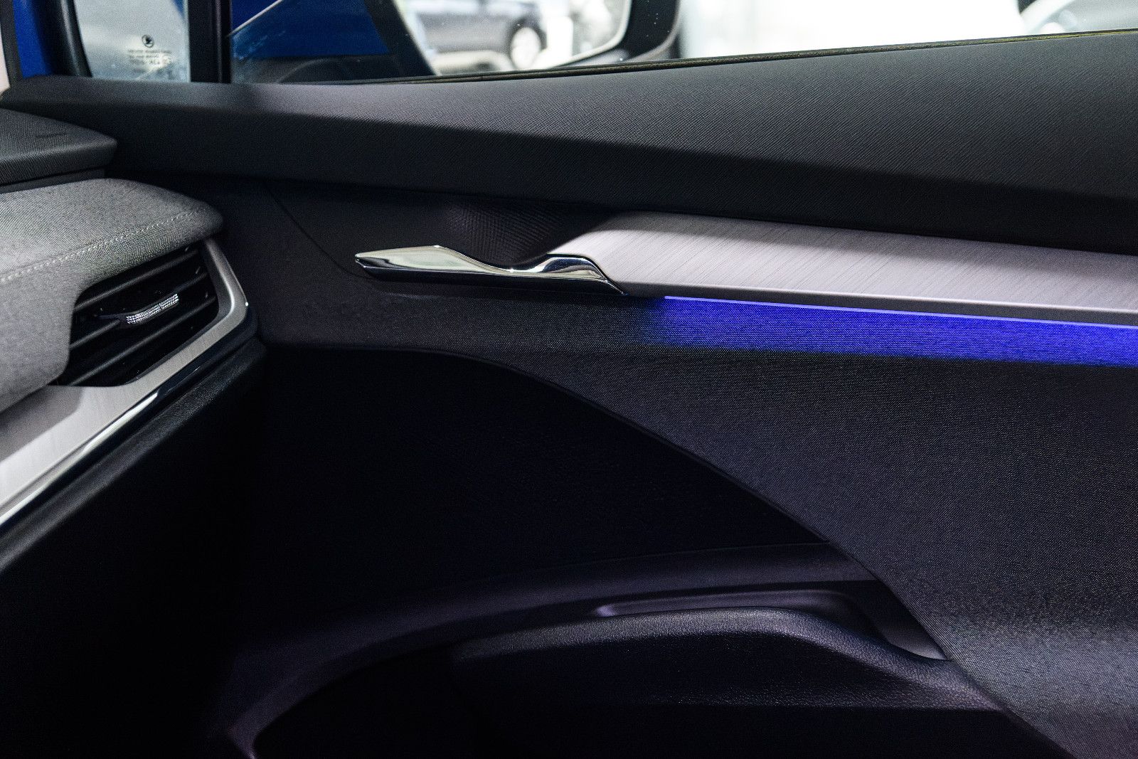 Fahrzeugabbildung SKODA Enyaq 50 NAVI+LED+RFK