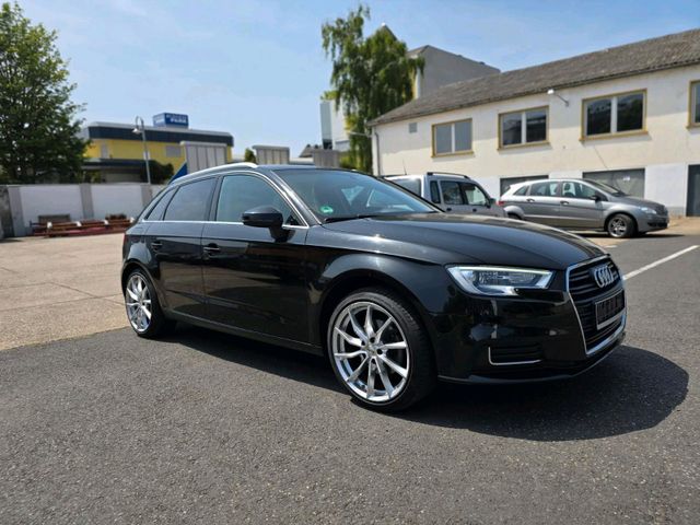 AUDI Audi A3 Sportback 8V, Keyless-System,  Too...