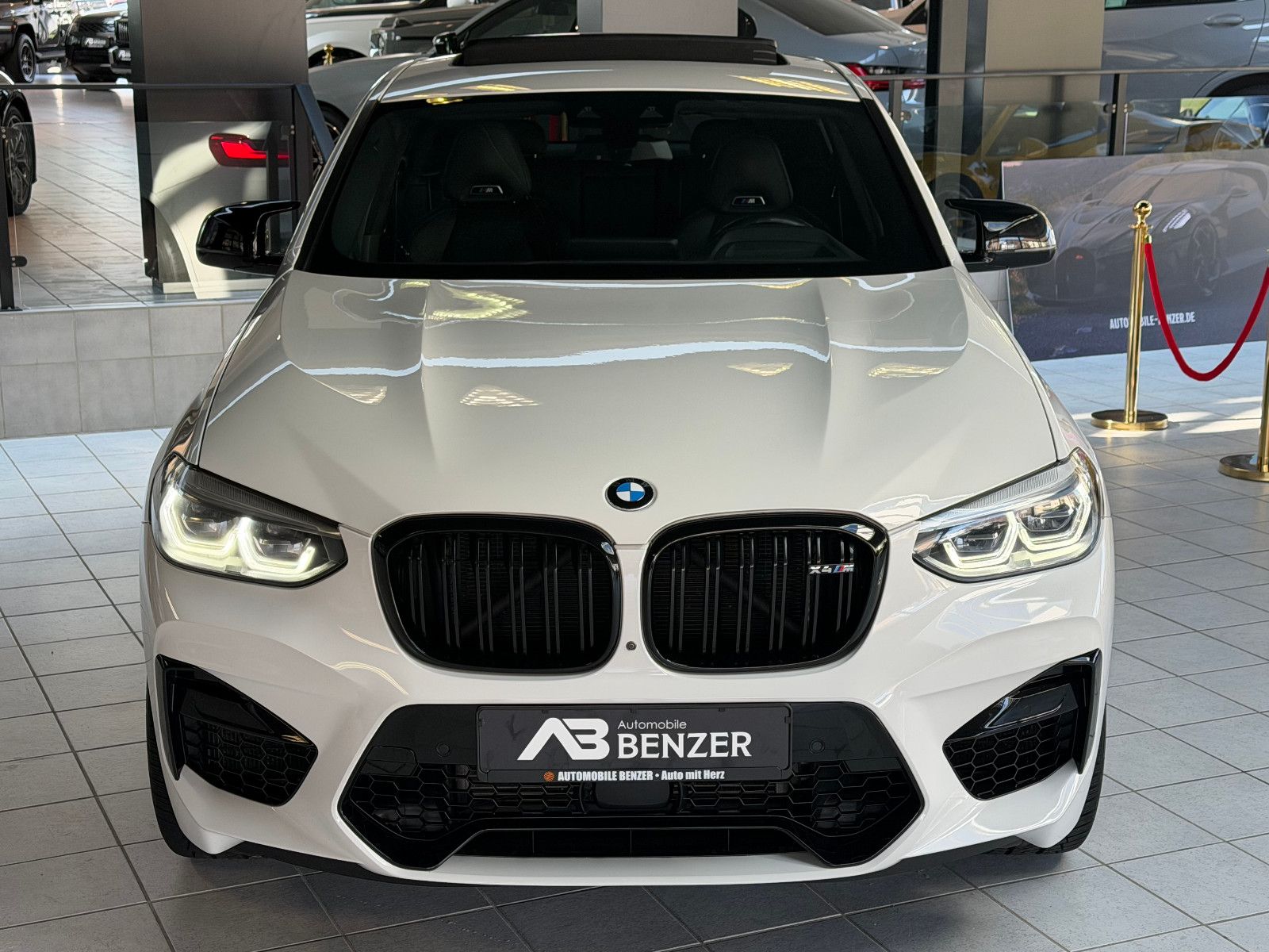 Fahrzeugabbildung BMW X4 M Competition/HUD/HARMAN-KARDON/S-DACH/AMBIEN
