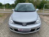 Nissan Tiida Visia - Nissan Tiida: Limousine