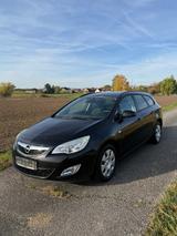 Opel Astra J Sports Tourer Design Edition Klima 1.Han - Opel Astra aus 2011: H