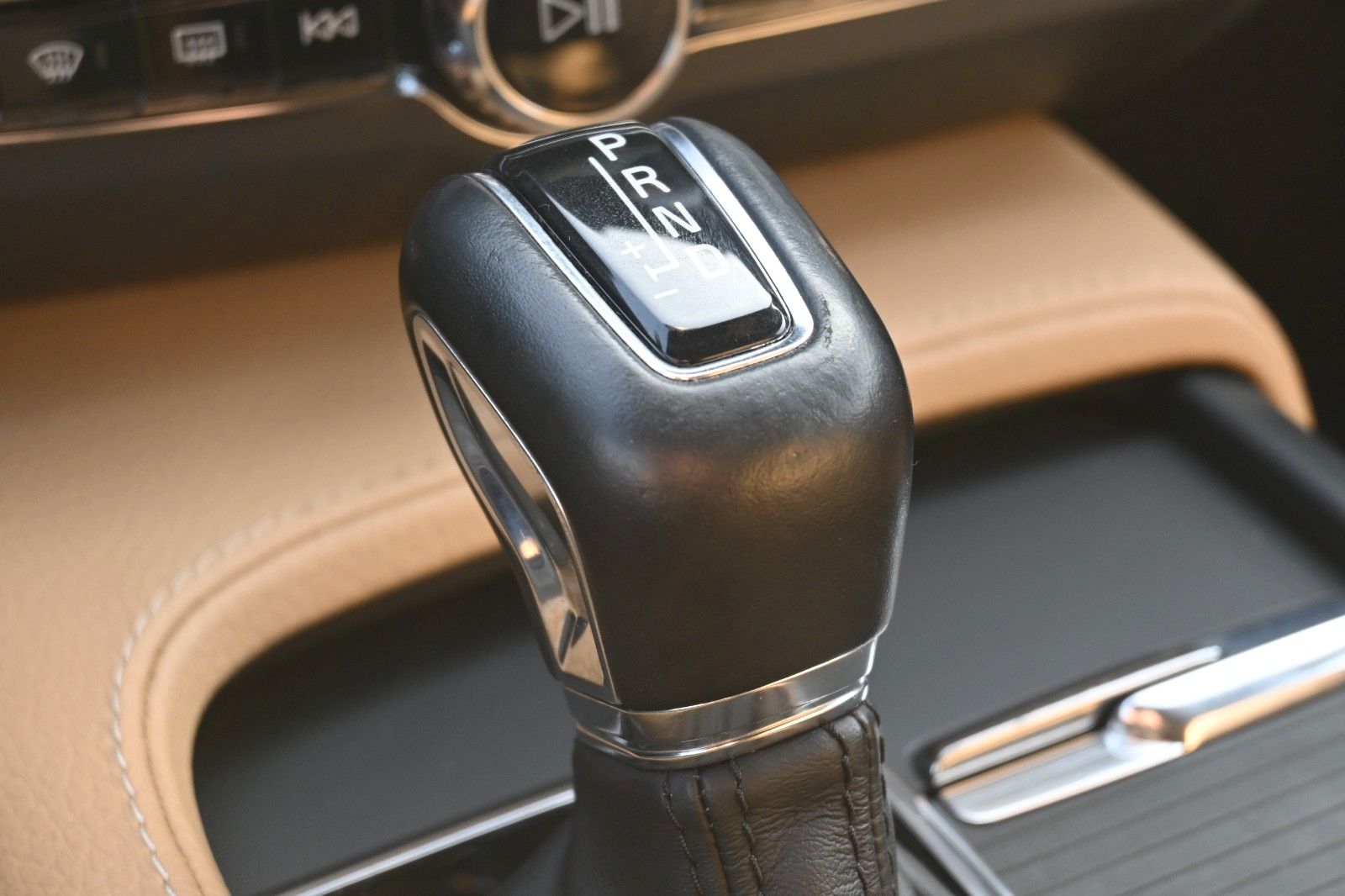 Fahrzeugabbildung Volvo V90 CC D4 AWD*STHZ*MIetkauf möglich