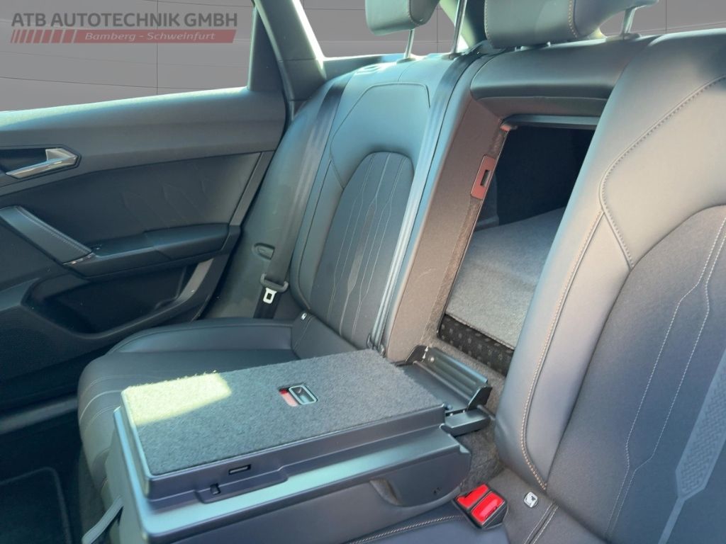 Fahrzeugabbildung CUPRA Leon VZ e-Hybrid, Allwetter, Panoramadach, Navi,